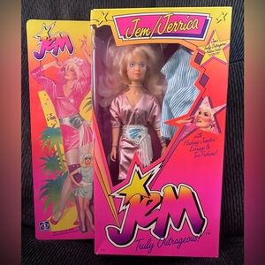 Jem And Jerrica Truly Outrageous 1985 Hasboro Doll 4000 Never Removed From Box